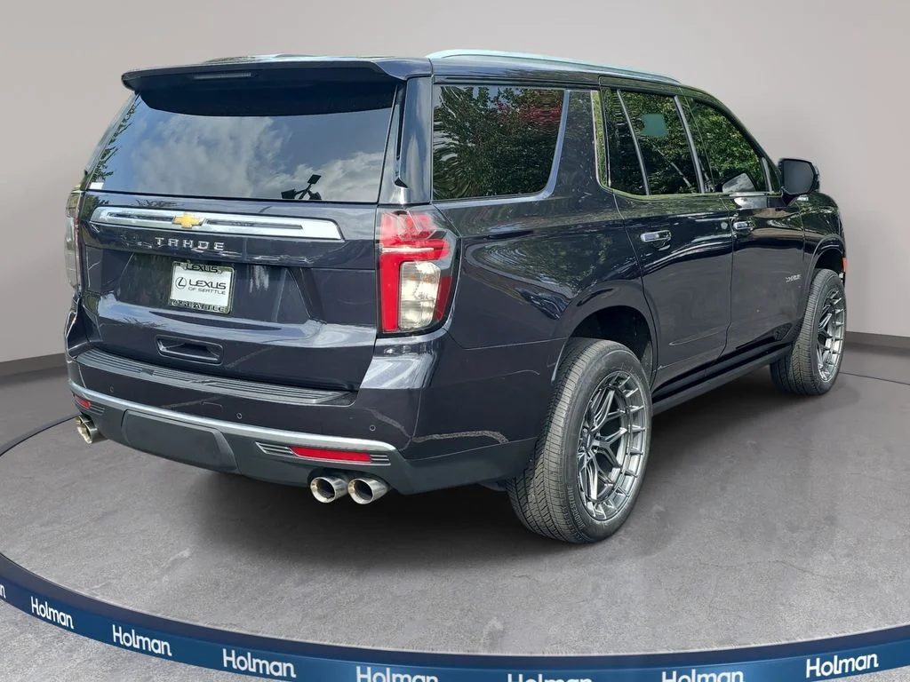 Used 2024 Gray Chevrolet High Country image 6