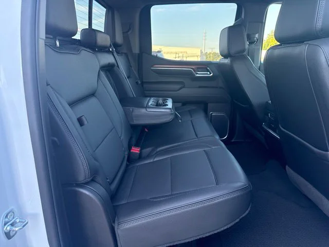 Used 2023 White GMC Denali image 18