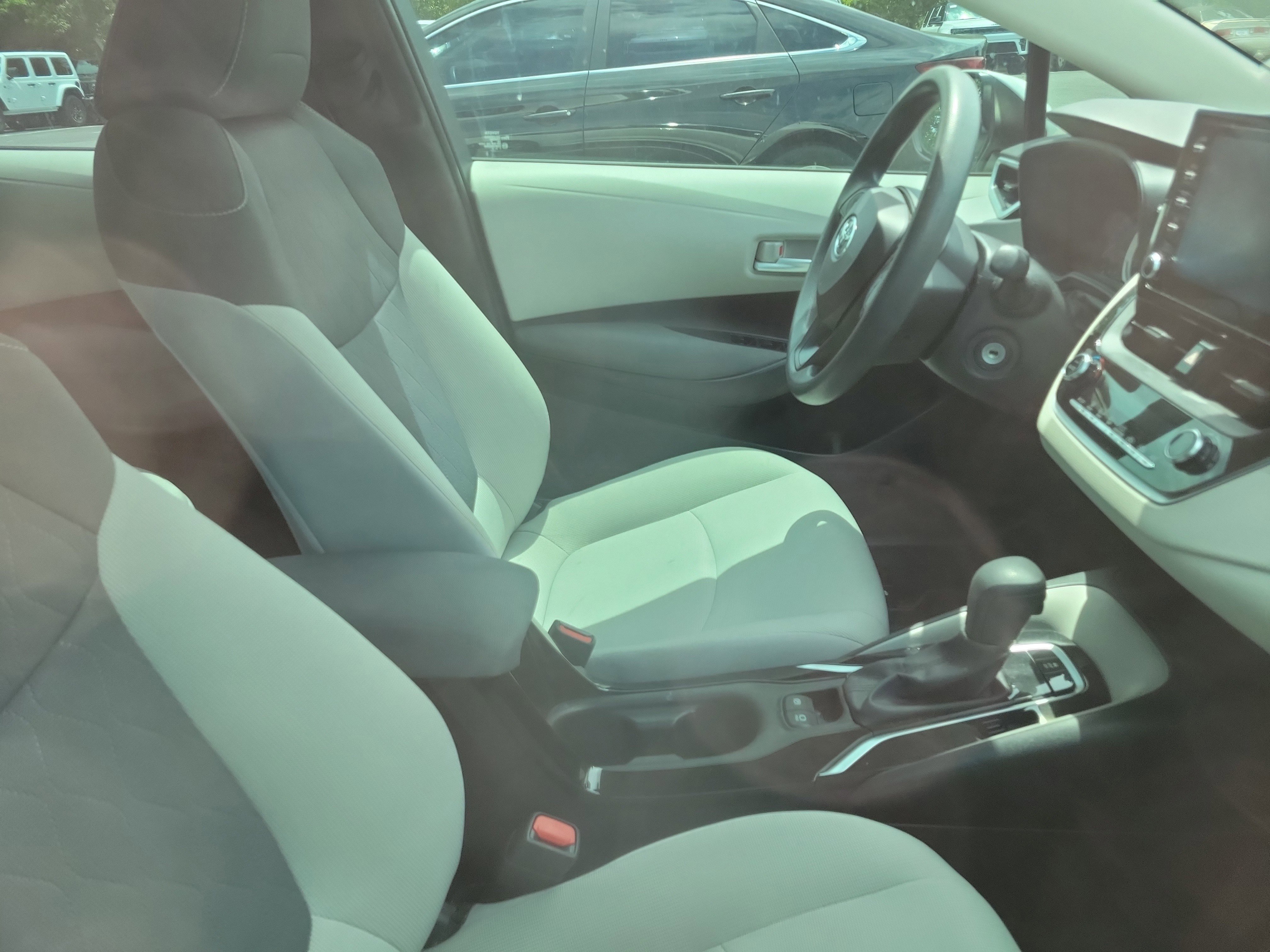 Used 2020 Super White Toyota LE image 9