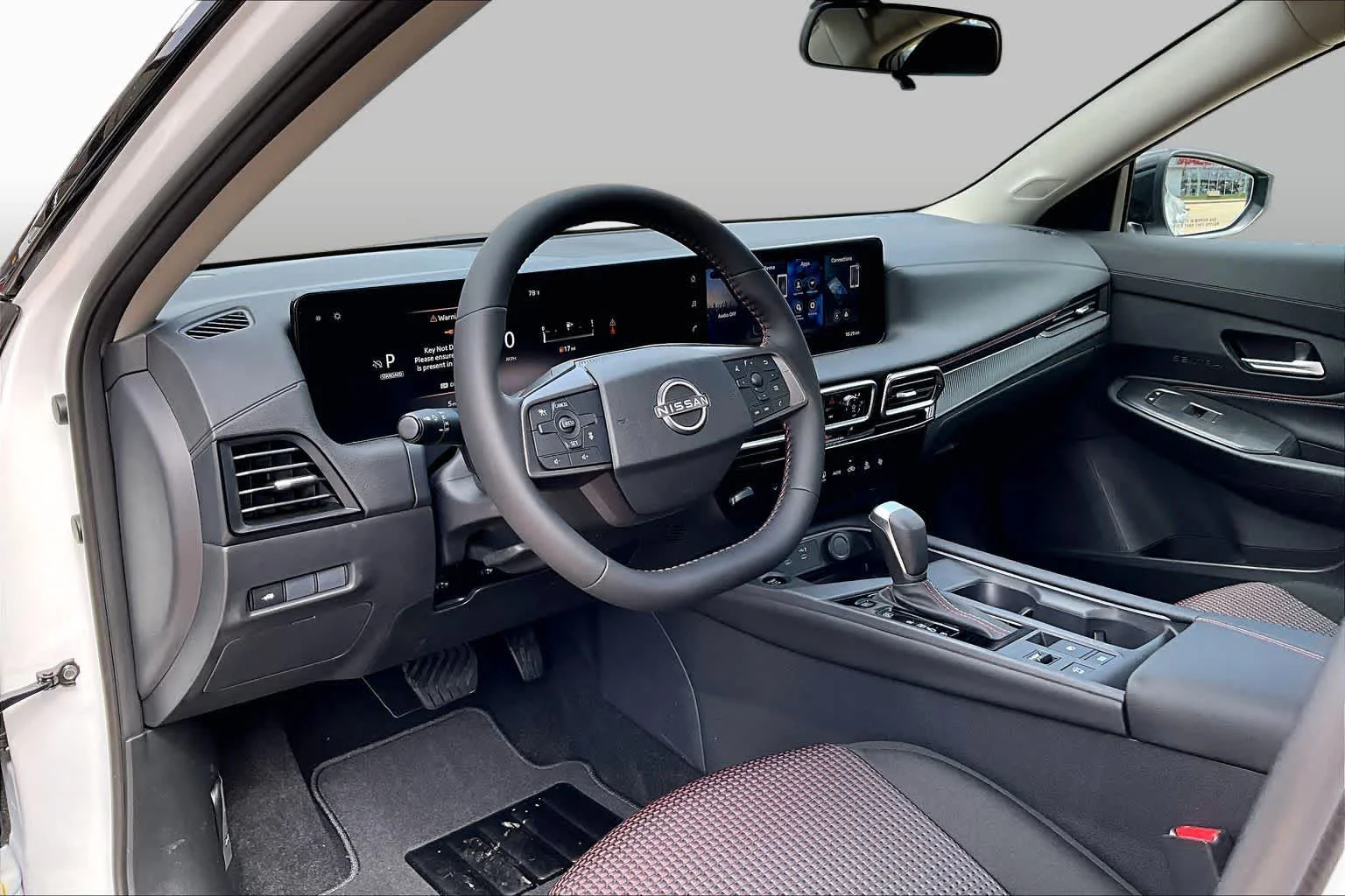 New 2026 Aspen White TriCoat / Super Black Two-tone Nissan SR image 8