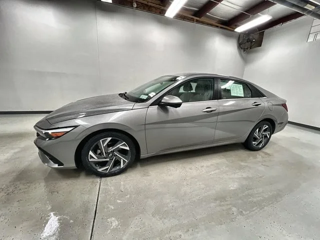 Certified Used 2024  Hyundai Limited image 5