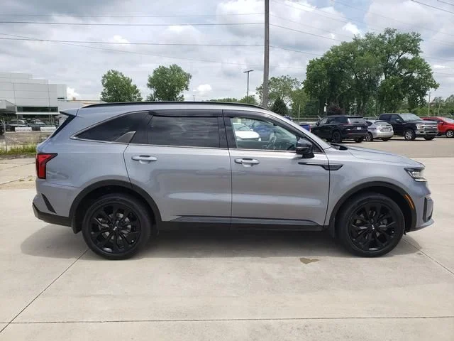 Used 2021 Gray Kia EX image 3