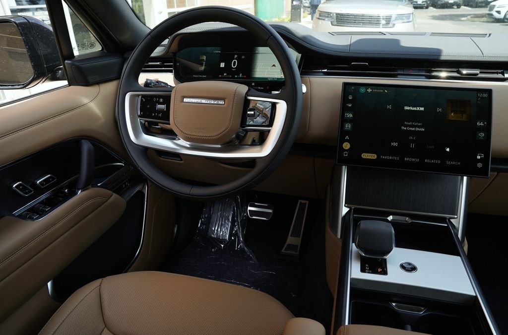 New 2026 Carpathian Grey Land Rover SE image 15