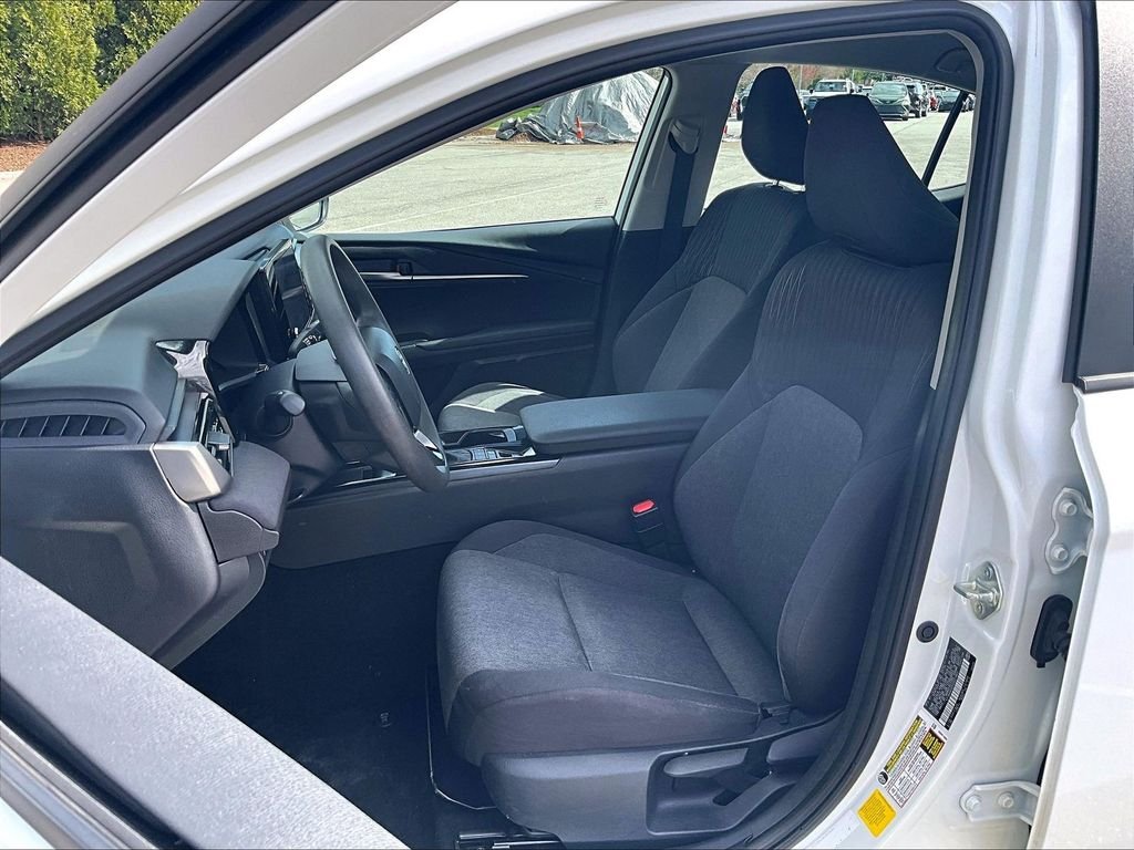 Used 2025 White Toyota LE image 10