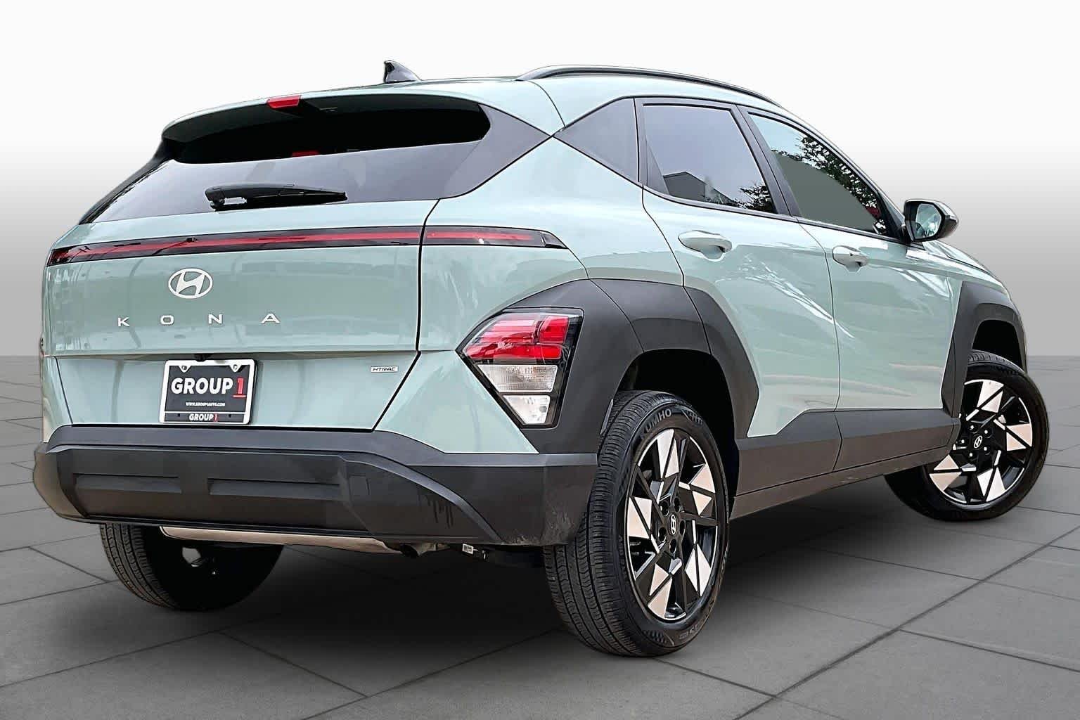 Used 2025 Mirage Green Hyundai SEL image 13
