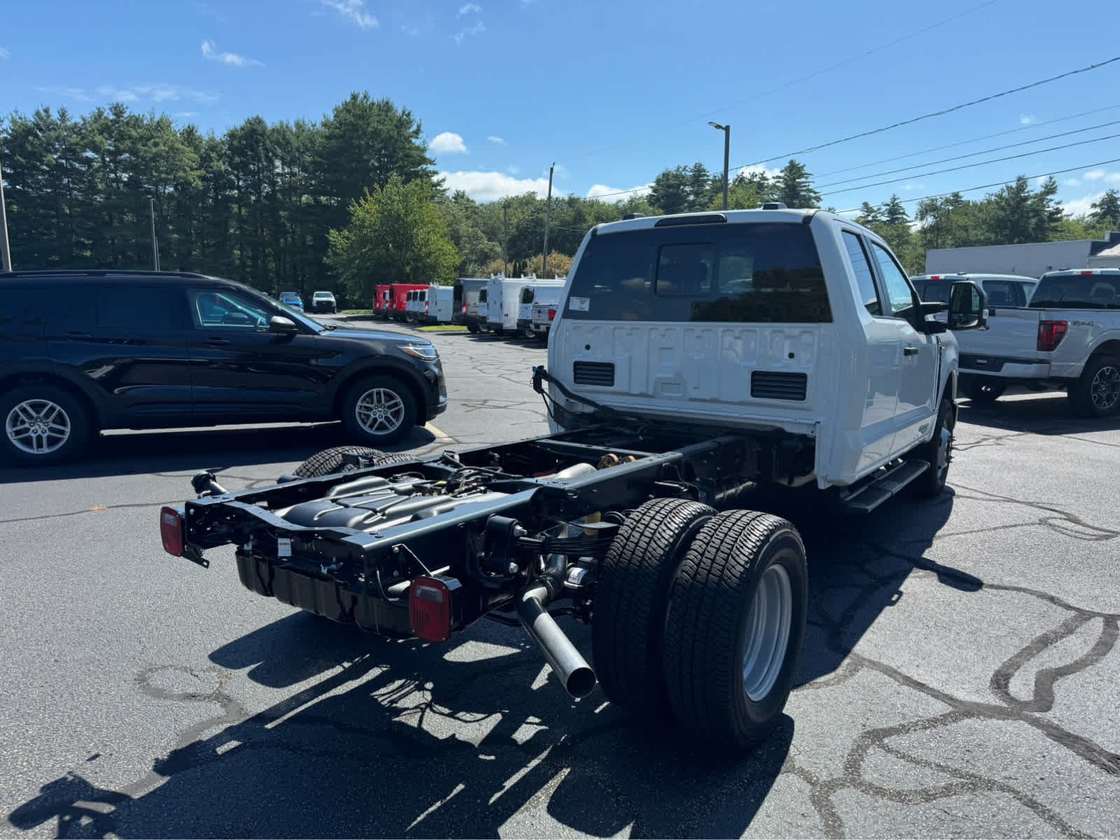 New 2026 Oxford White Ford XL image 5