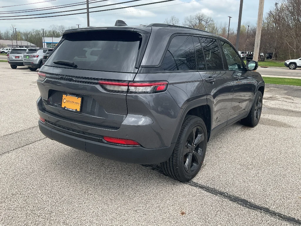 Certified Used 2023 Baltic Gray Metallic Clear Coat Jeep Altitude X image 7