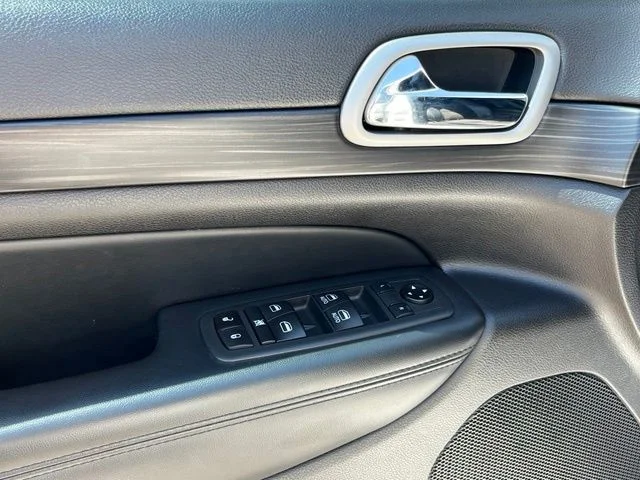 Used 2021 White Jeep Laredo X image 14