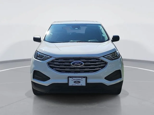 Used 2022 White Ford SE image 9