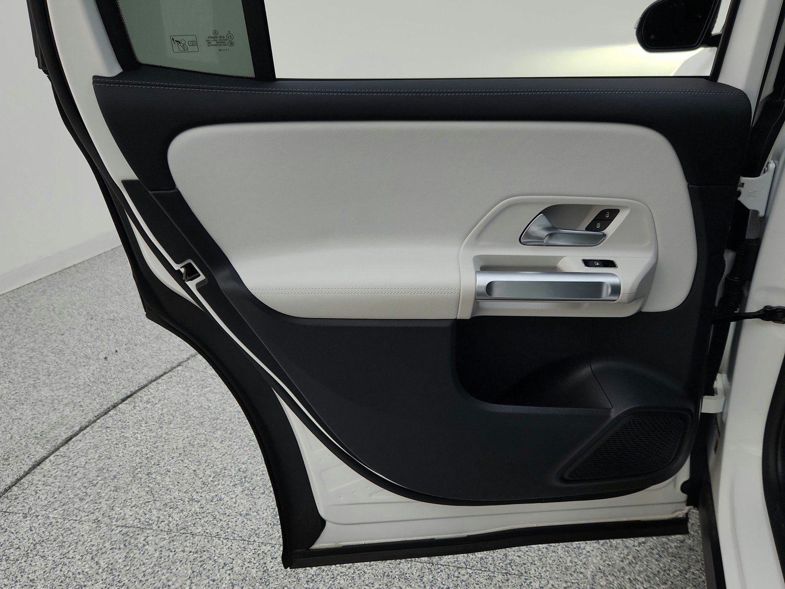 Certified Used 2022 Polar White Mercedes-Benz GLB 250 image 21