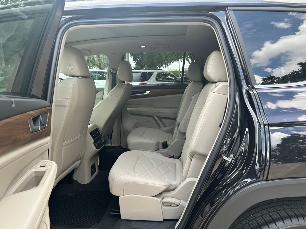 New 2026 Black Volkswagen SE w/Technology image 43