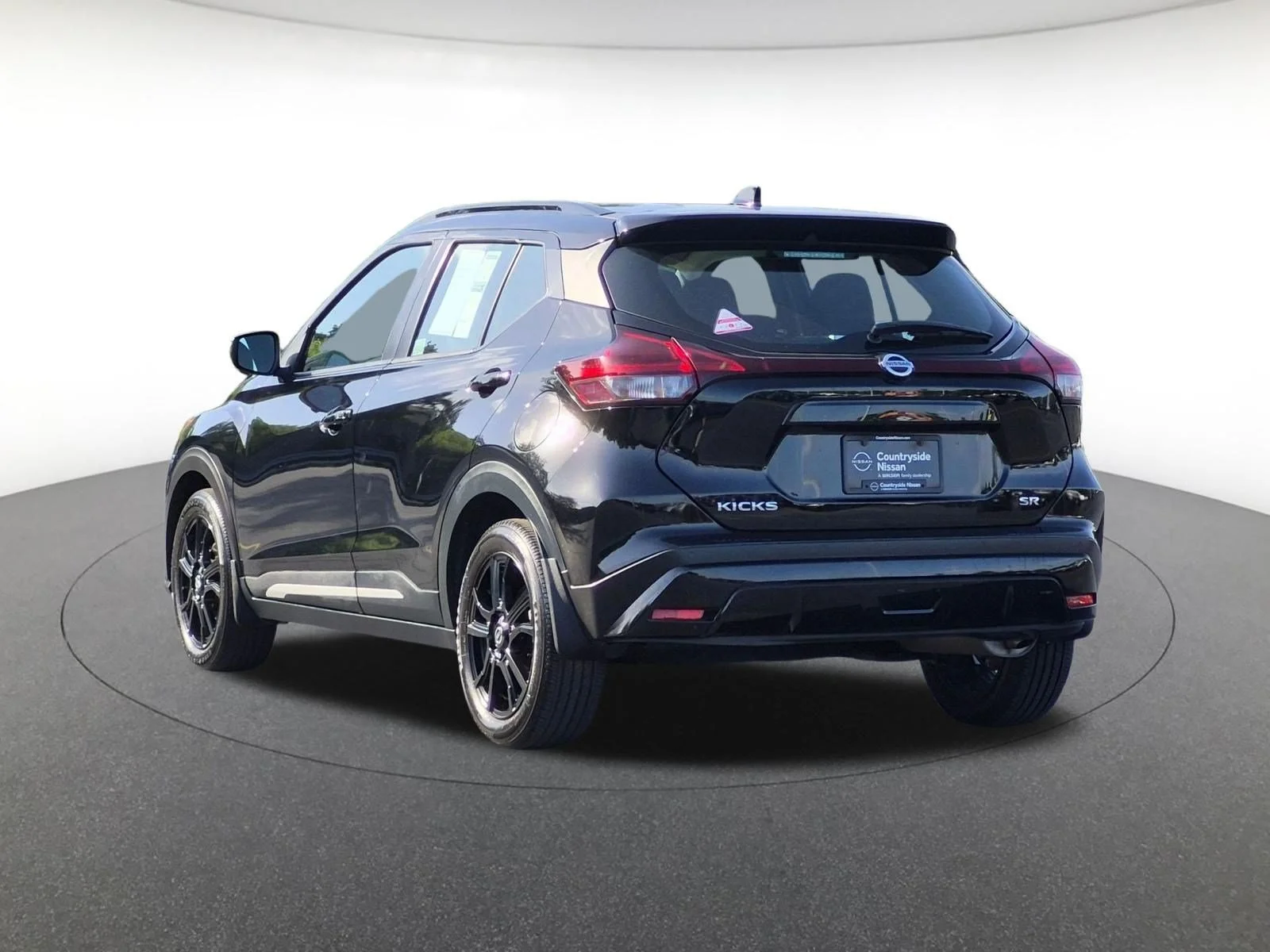 Used 2021 Super Black Nissan SR image 7
