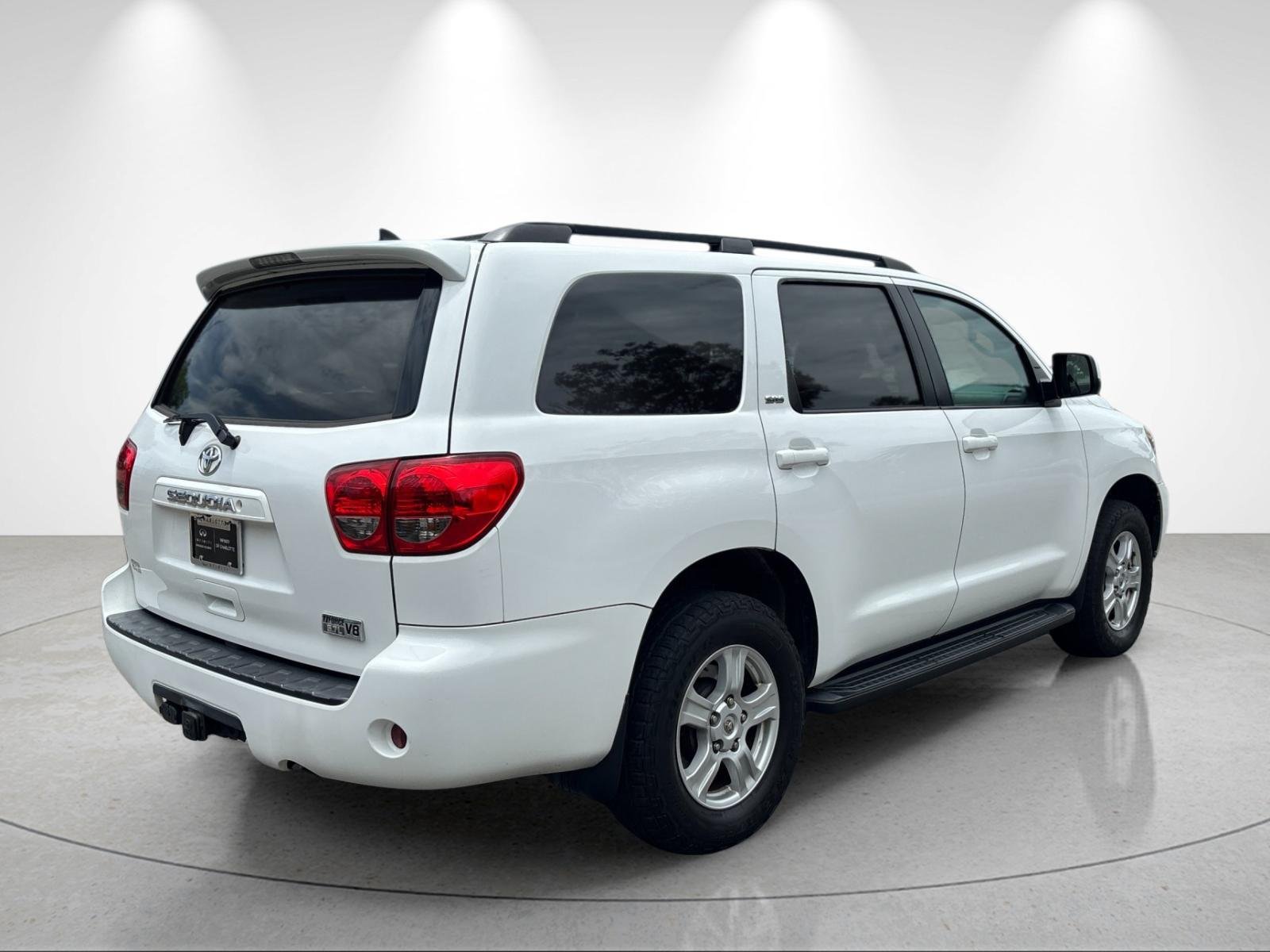 Used 2016 Super White Toyota SR5 image 5