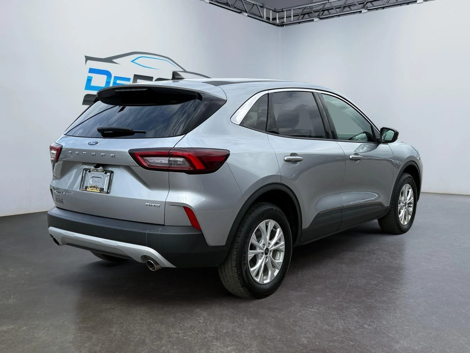 Used 2024 Iconic Silver Ford Active image 3