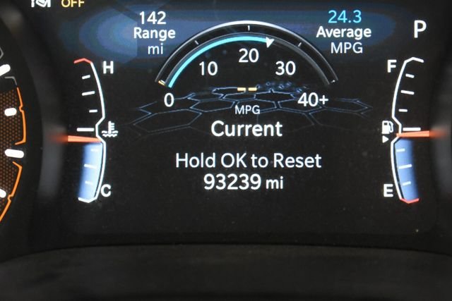 Used 2024 Gray Jeep Latitude image 18