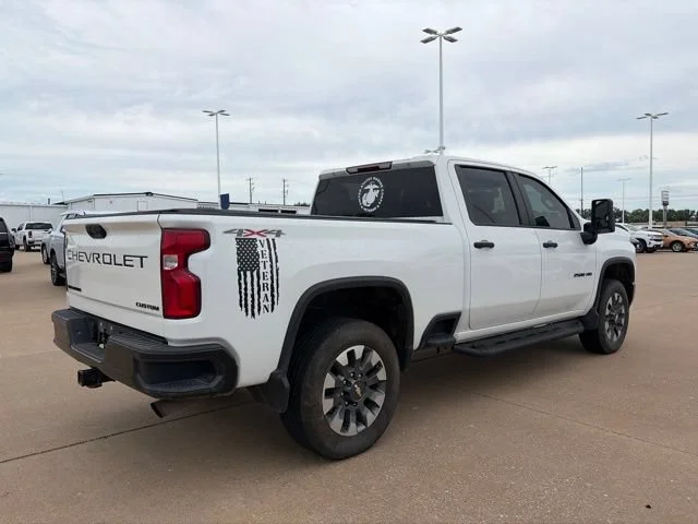 Used 2021 Summit White Chevrolet Custom image 3