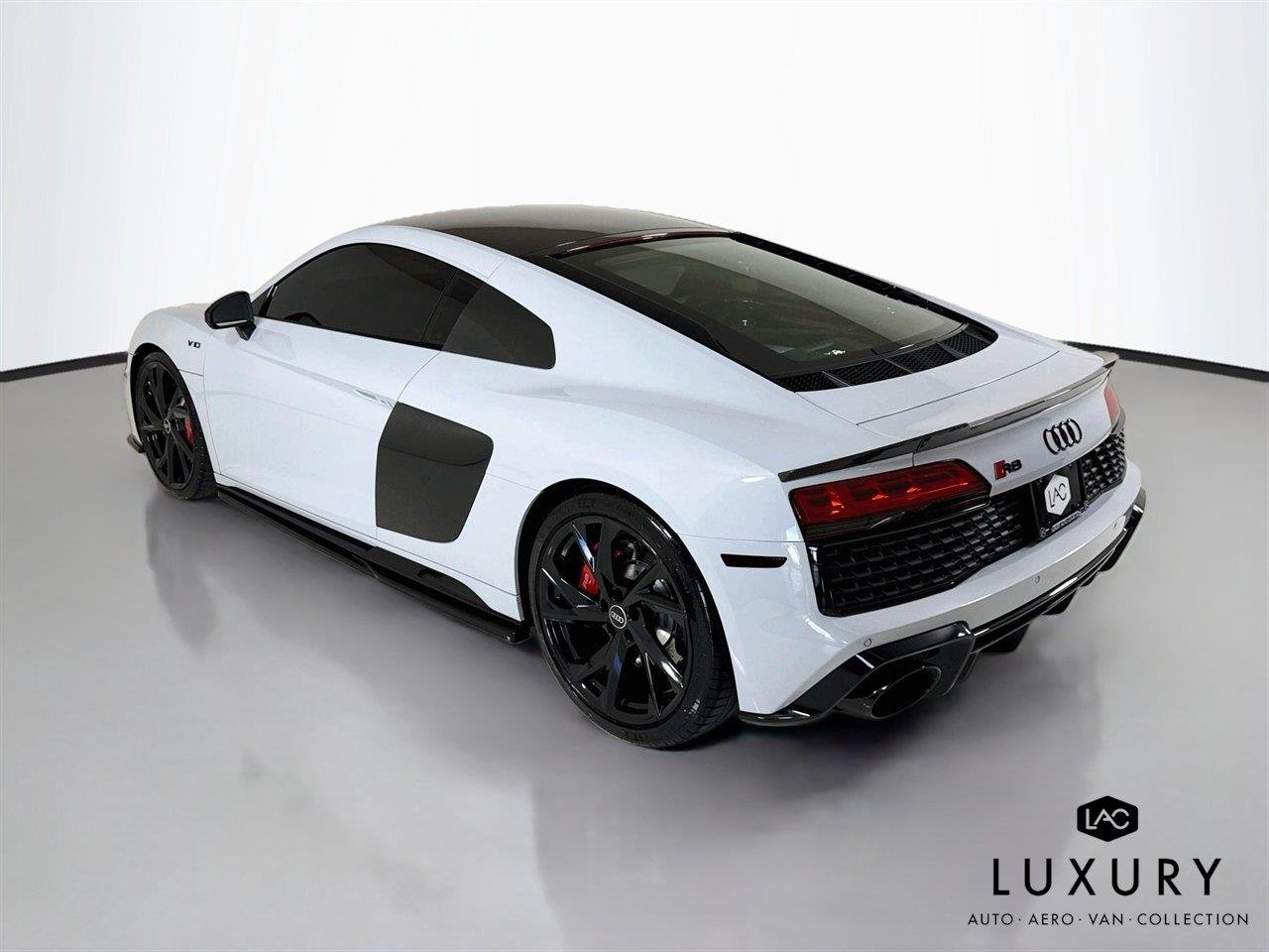 Used 2021 Suzuka Gray Metallic Audi 5.2 V10 | Carbon Ext Pkg | Diamond Stitched Int | Premium Pkg image 8