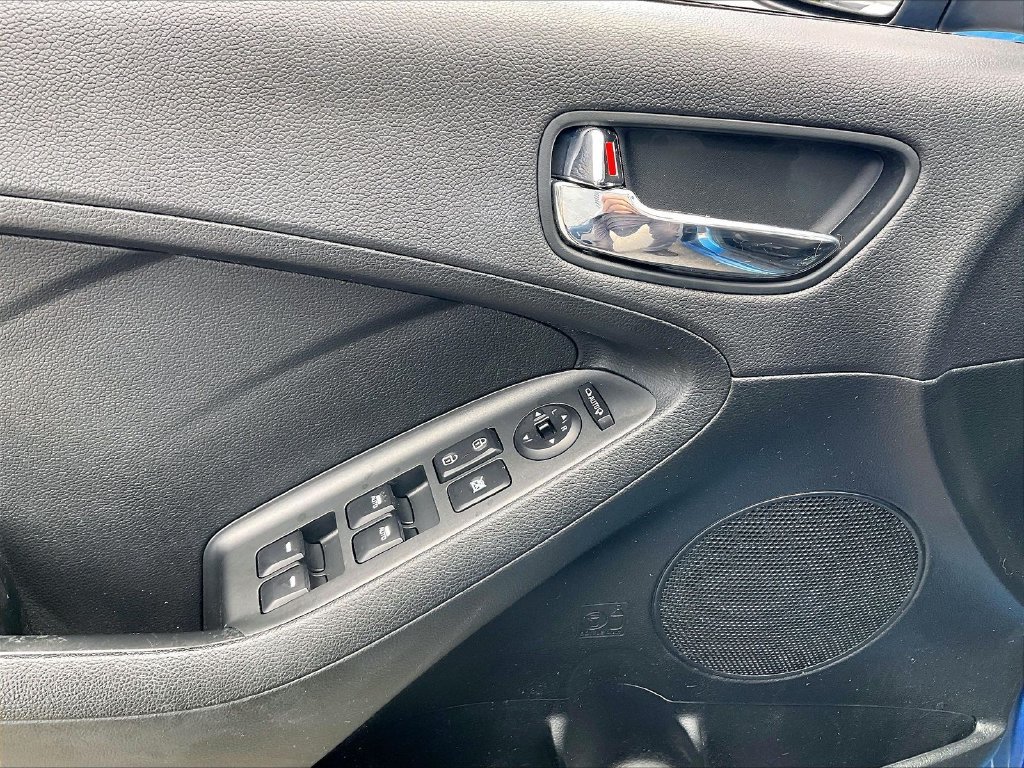 Used 2014 Abyss Blue Kia EX image 36