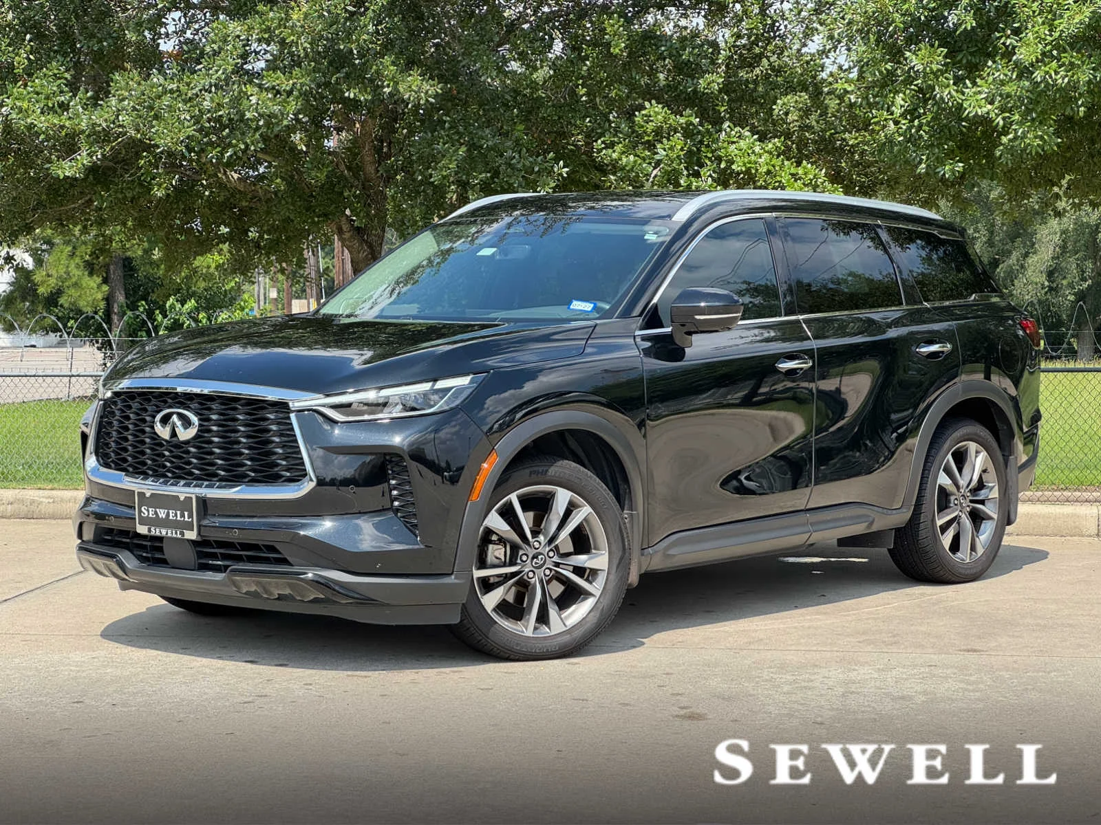 2023 INFINITI QX60 LUXE