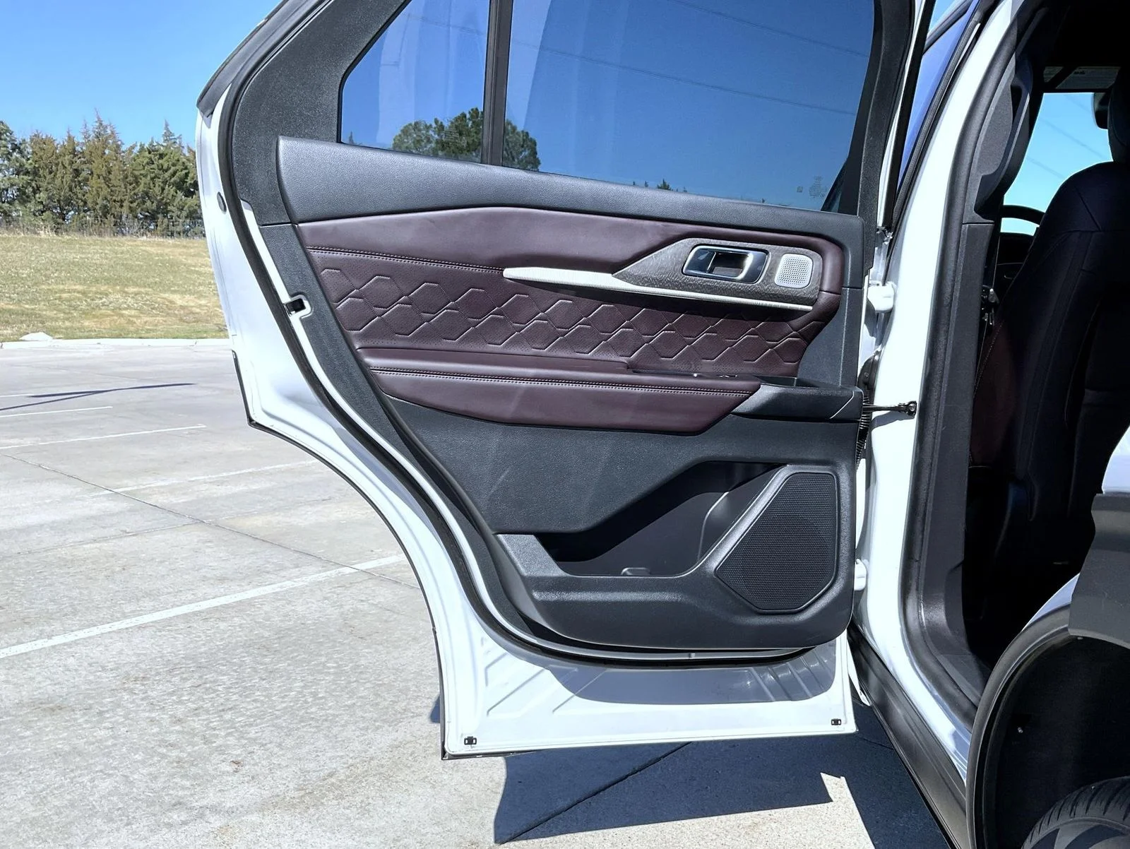 Used 2025 White Ford Platinum image 18