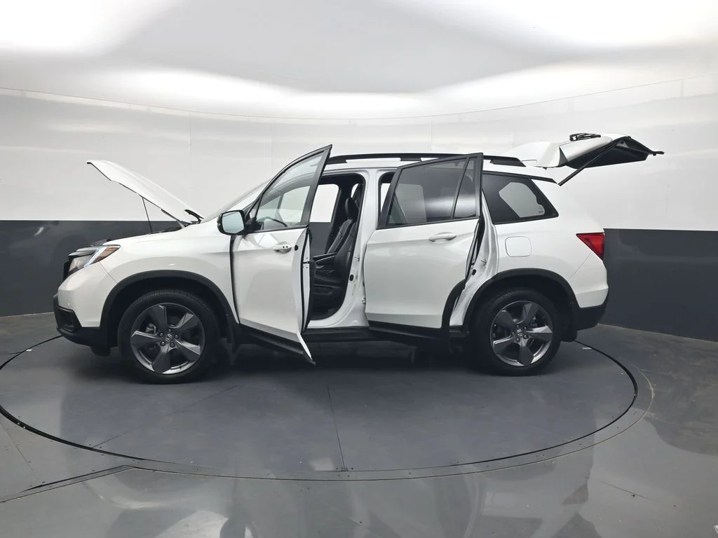 Used 2020 Platinum White Pearl Honda Touring image 50
