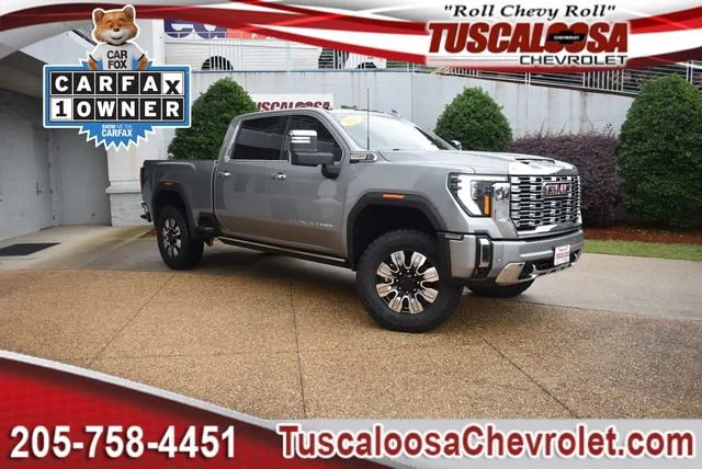 2025 GMC Sierra 4WD Crew Cab Standard Box Denali's photo