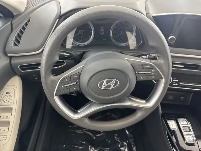Used 2023 White Hyundai SEL image 29