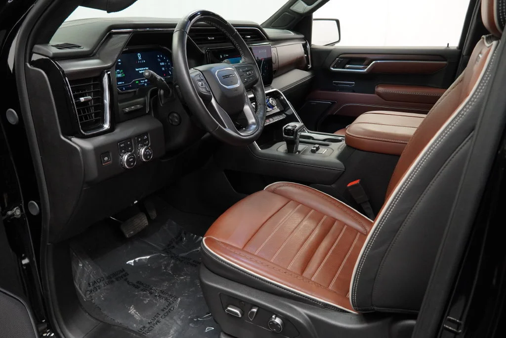 Used 2025 Onyx Black GMC Denali Ultimate image 13
