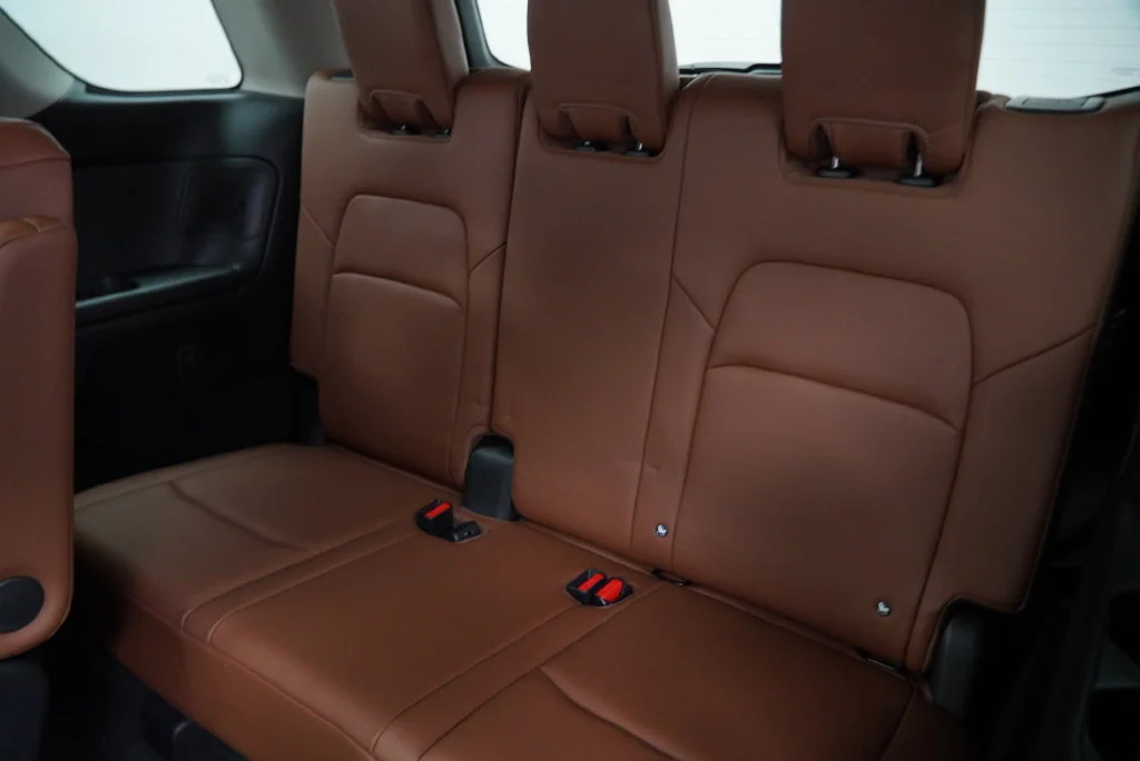 Used 2024 Gray Nissan Platinum image 23