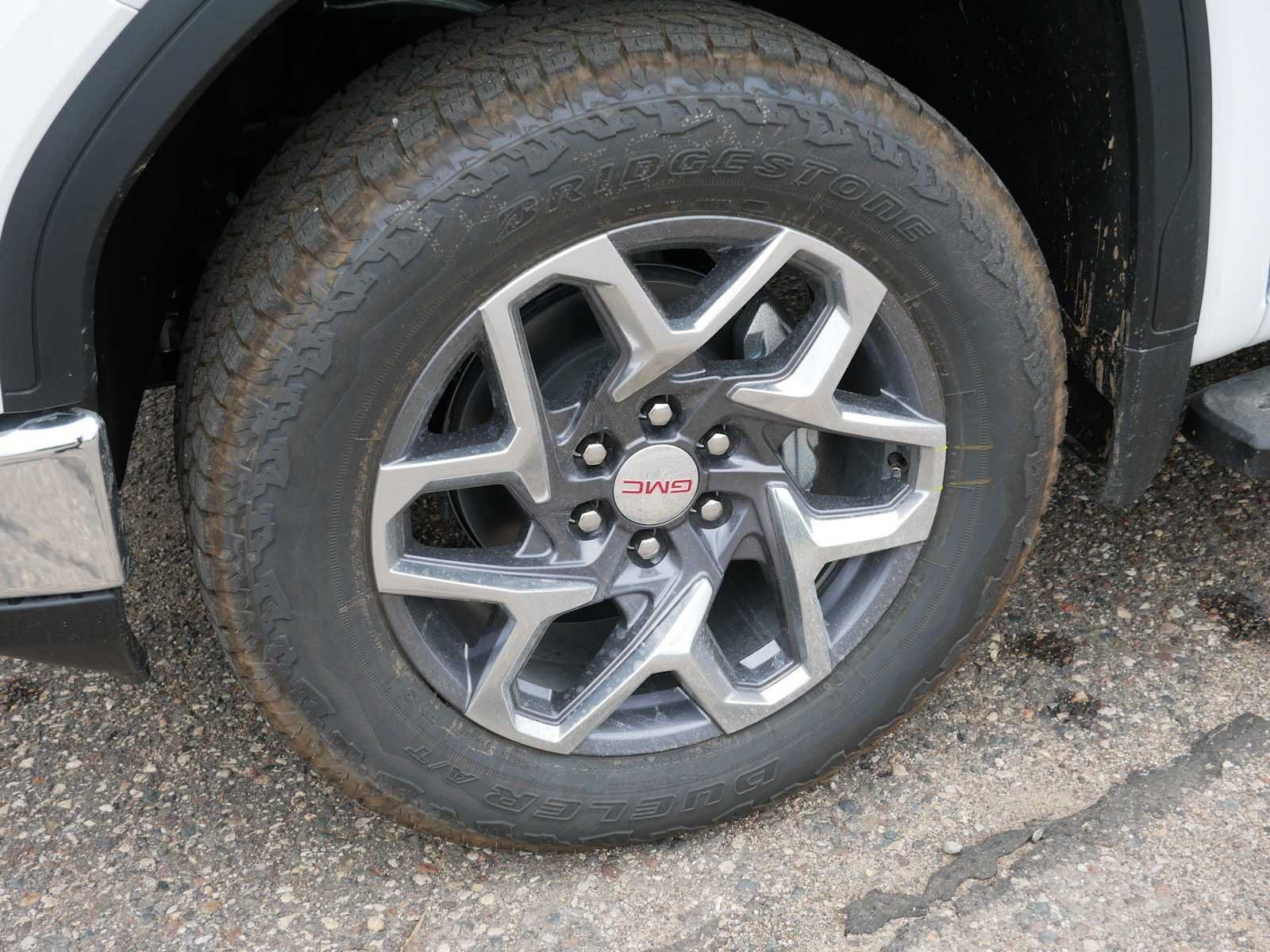 2026 GMC Sierra 1500 SLT - Photo 9