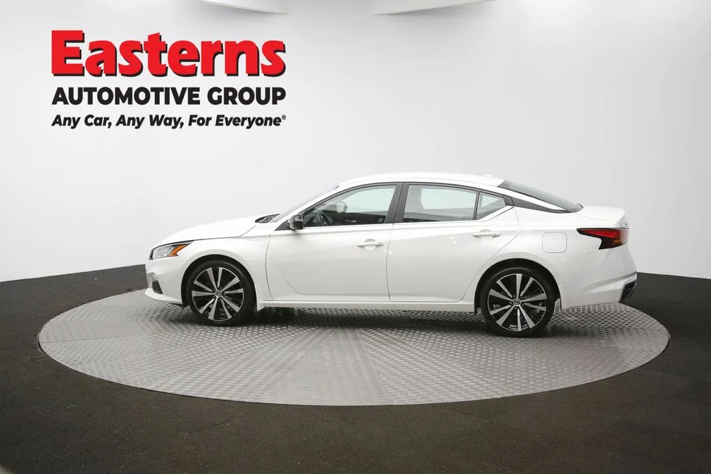 Used 2022 White Nissan 2.5 SR image 56