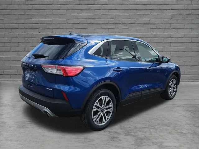 Used 2022  Ford SEL image 6