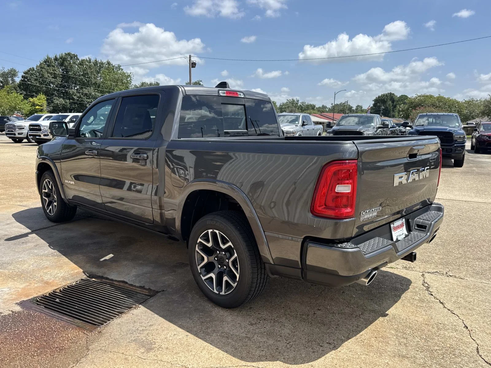 New 2026 Granite Crystal Metallic Clear-Coat Exterior Paint RAM Laramie image 4
