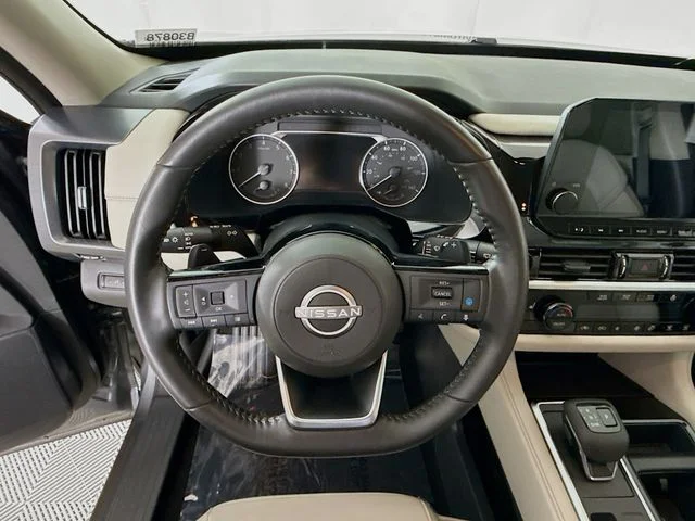Used 2025 Gray Nissan SL image 11