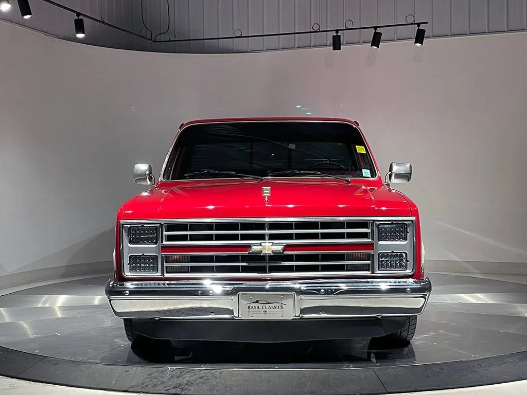 Used 1985  Chevrolet NA image 3