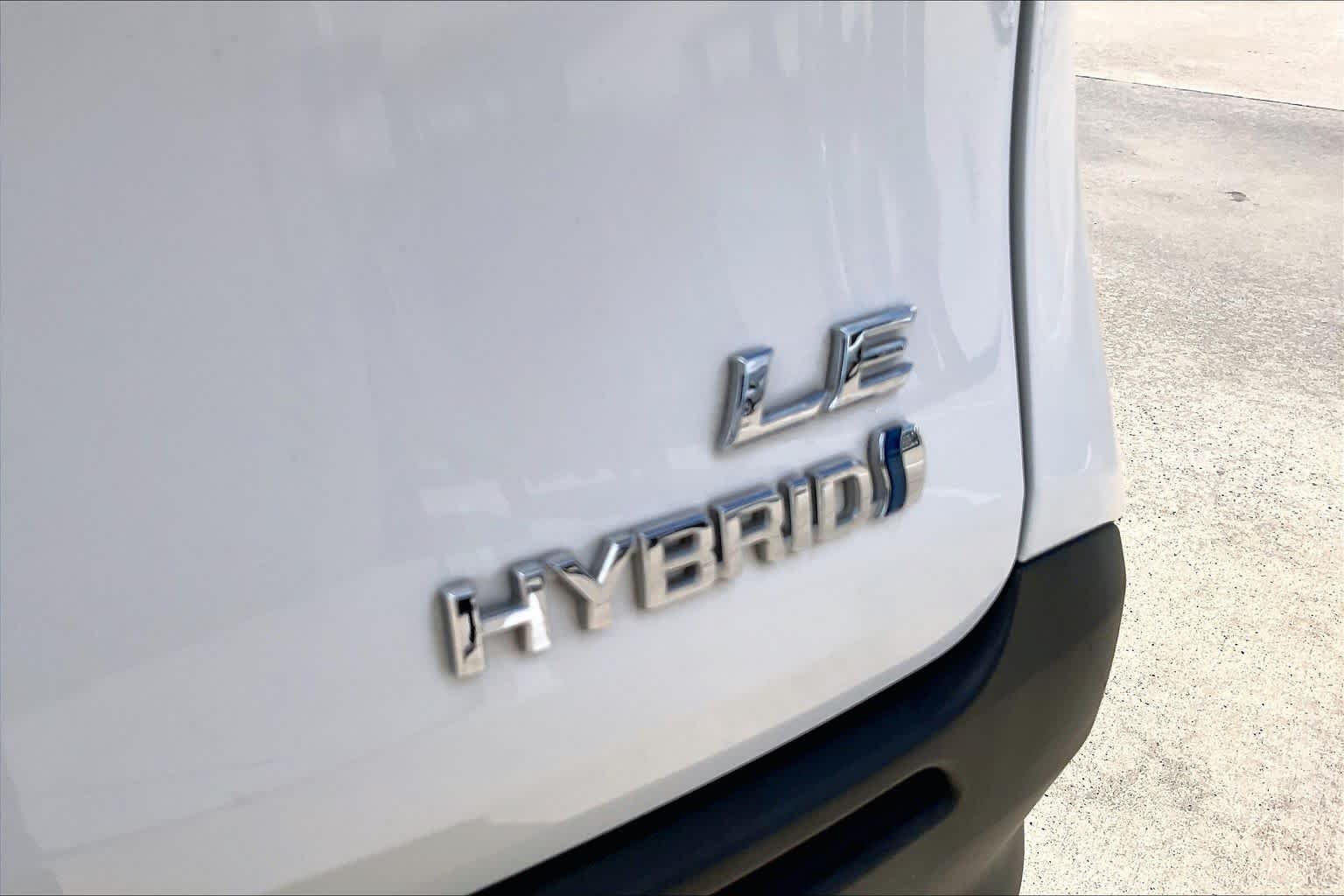 Used 2024 Ice Cap Toyota LE image 10