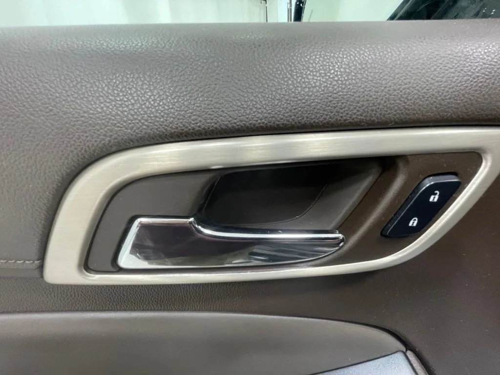 Used 2015 Gray GMC Denali image 17