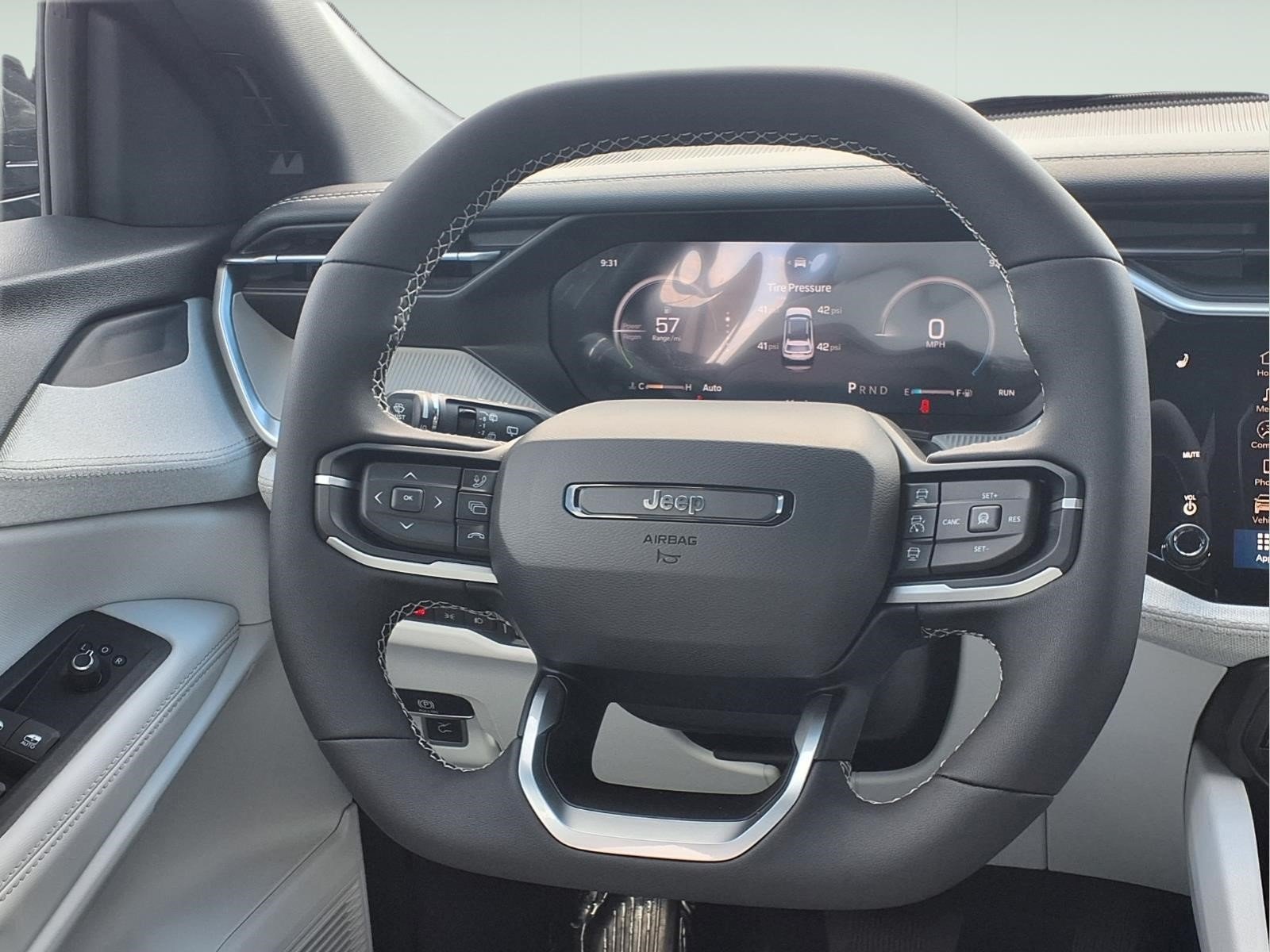 New 2026 Sting-Gray Clear-Coat Exterior Paint Jeep Laredo image 9