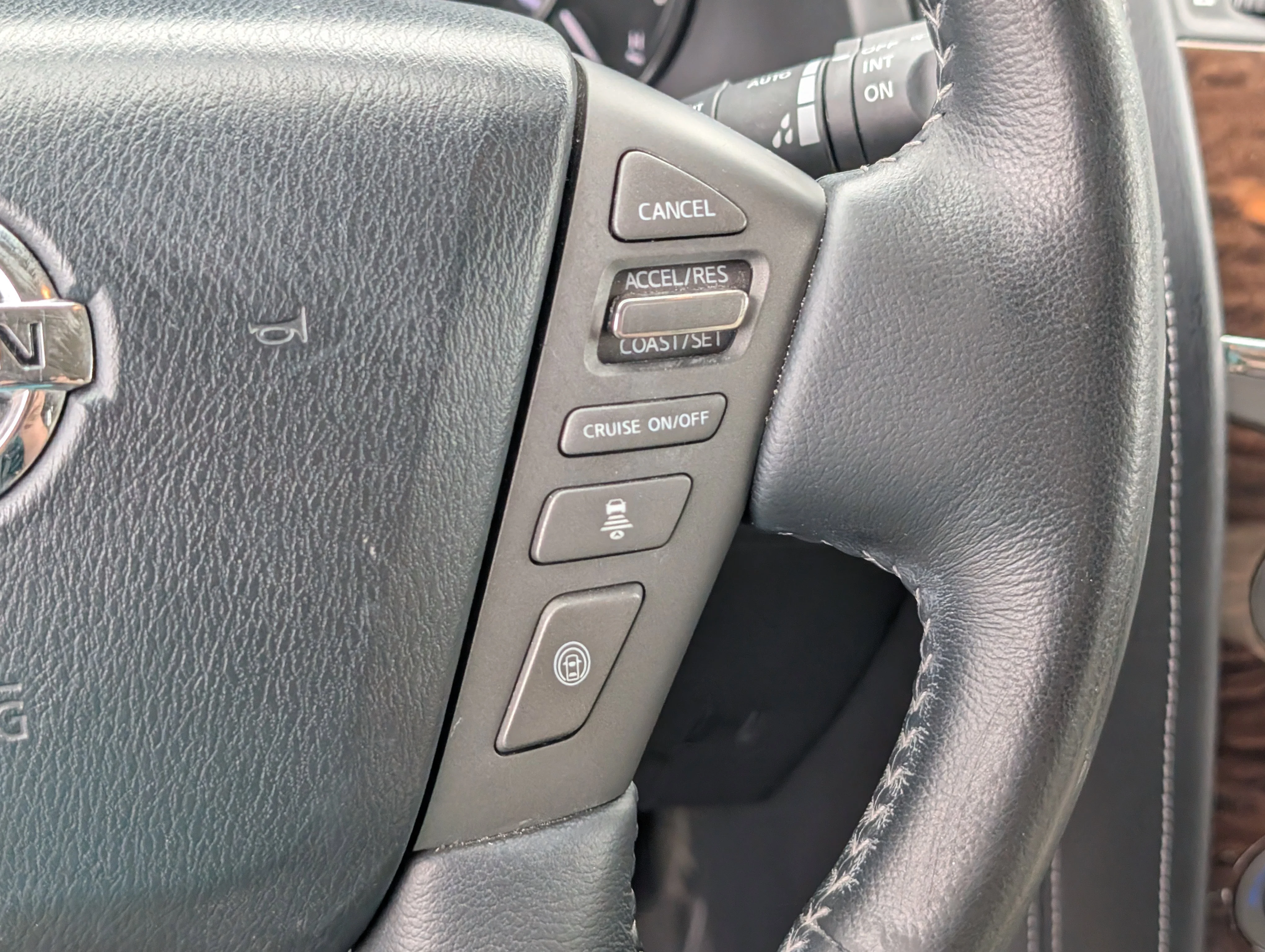 Used 2018 Gun Metallic Nissan Platinum image 22