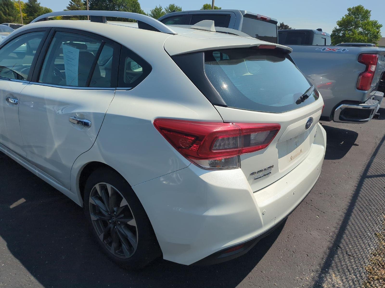 Used 2020 Crystal White Pearl Subaru Limited image 5