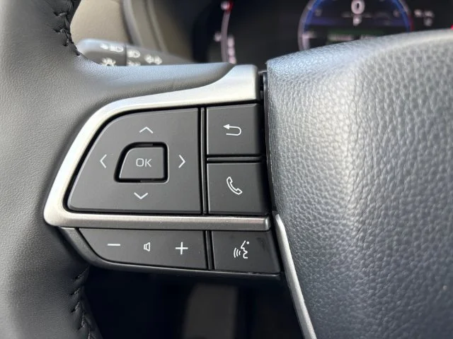 New 2026 Wind Chill Pearl <sup>1</sup> Toyota  XLE image 28