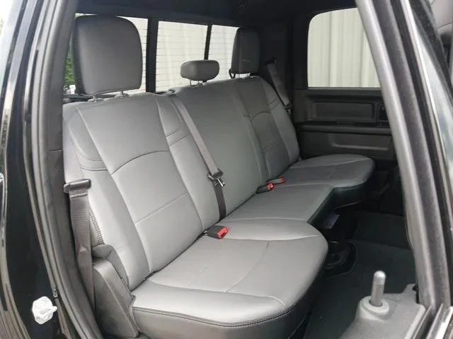 New 2026 Diamond Black Crystal Pearl-Coat Exterior Paint RAM TRADESMAN image 24