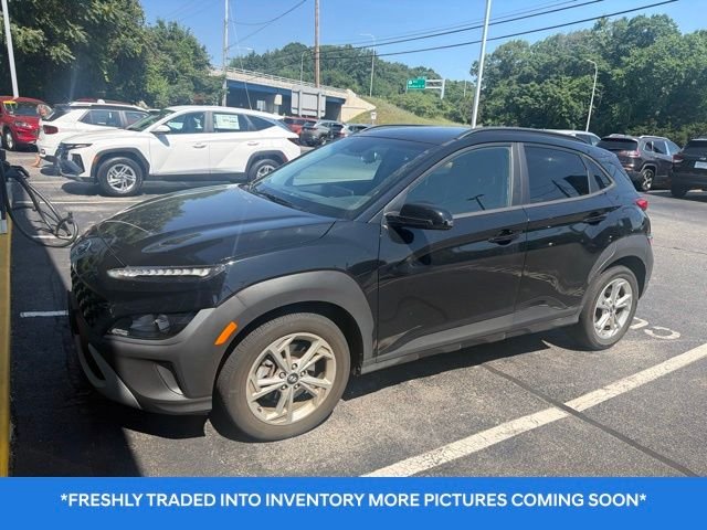 Used 2023 Black Hyundai SEL image 1