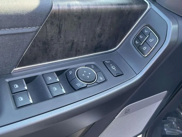 New 2026 Oxford White Ford Lariat image 14