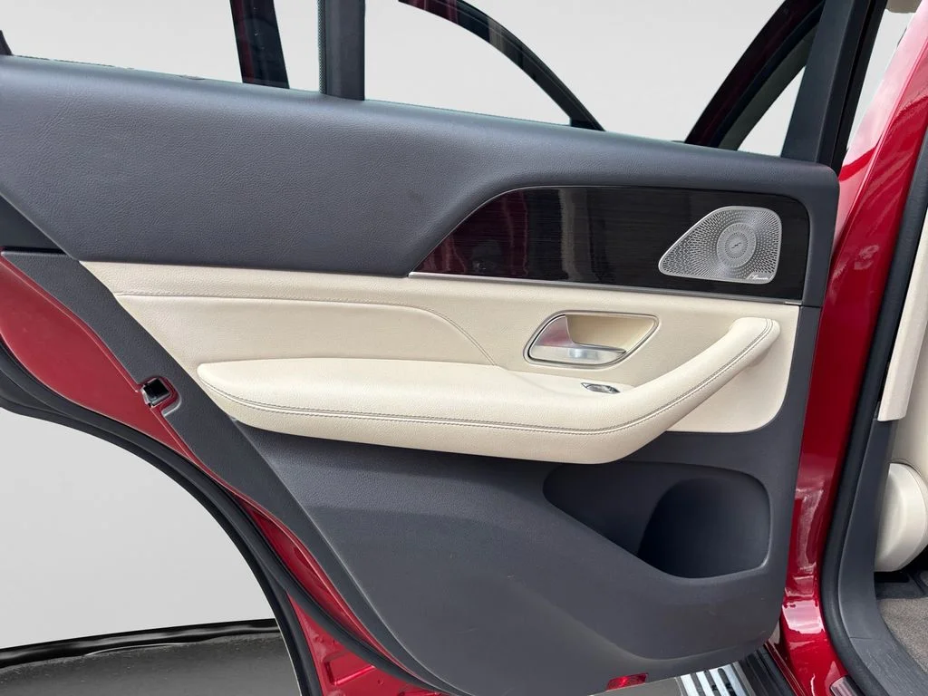 Used 2020 Red Mercedes-Benz GLE 350 image 37