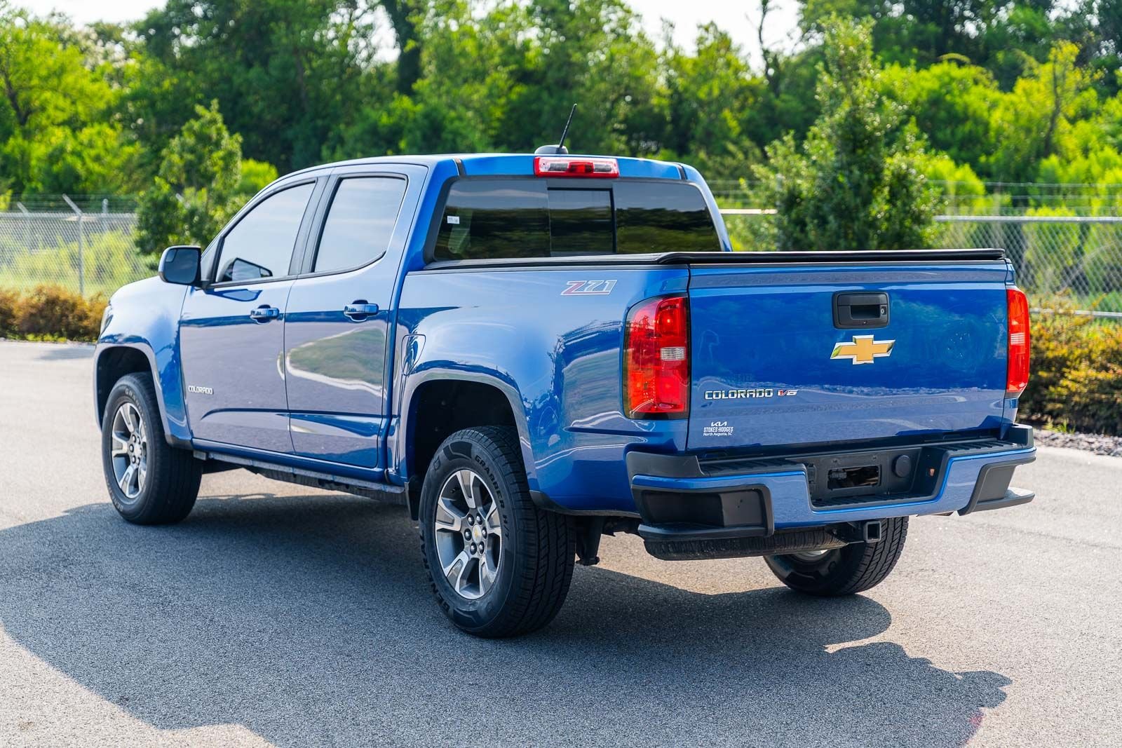 Used 2018 Blue Chevrolet Z71 image 5
