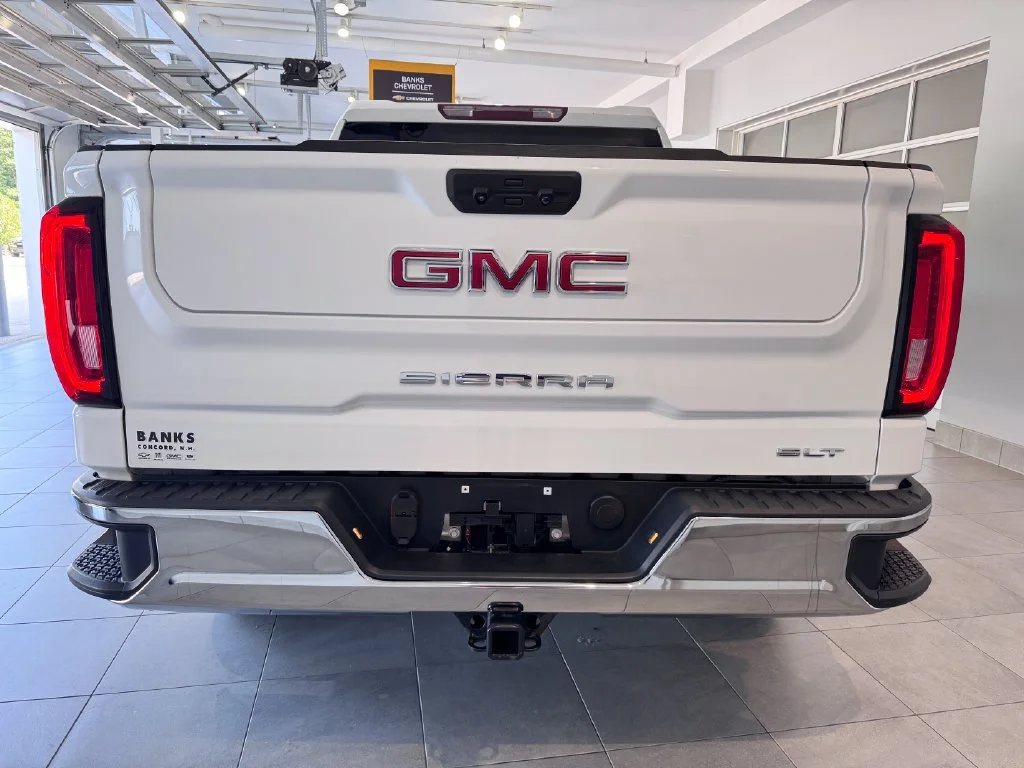 2023 GMC Sierra 1500 SLT - Photo 6