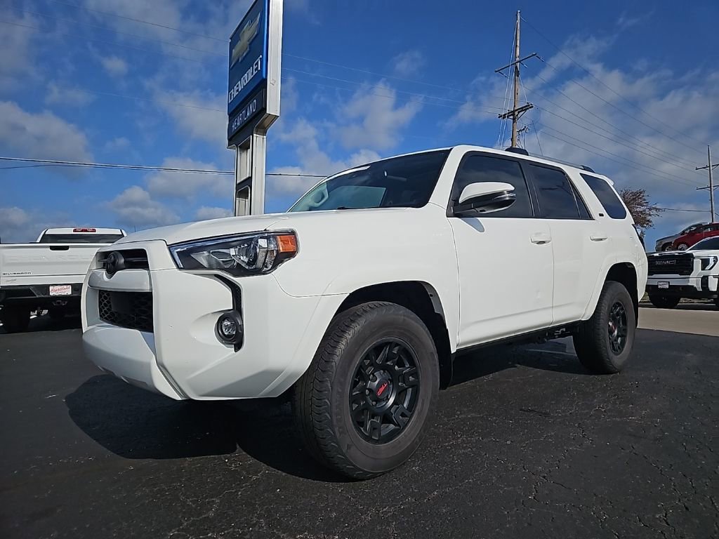 Used 2022 Toyota 4Runner SR5 Premium with VIN JTENU5JR4N5991858 for sale in Kansas City