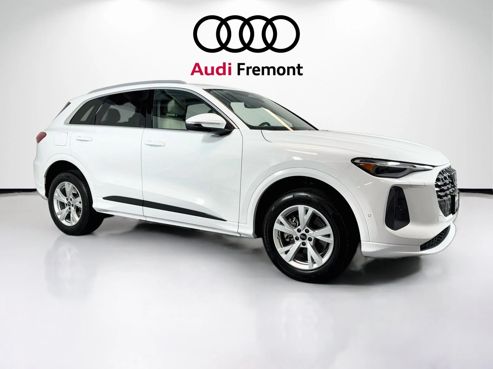 Used 2025 Arkona White Audi Premium image 3