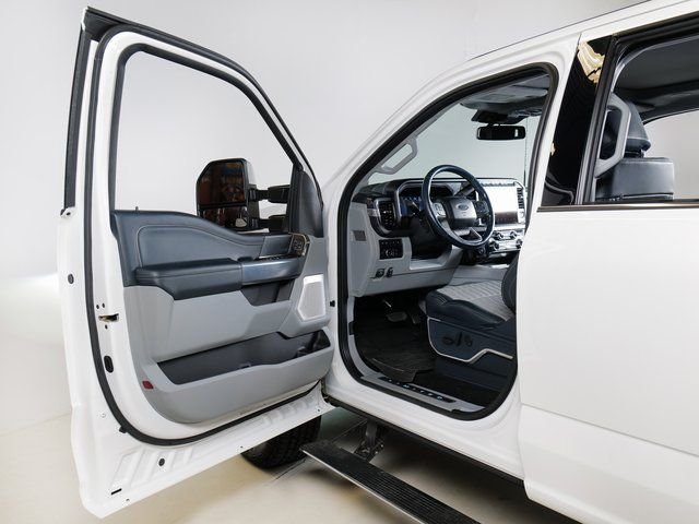 Used 2024 White Metallic Ford Limited image 26
